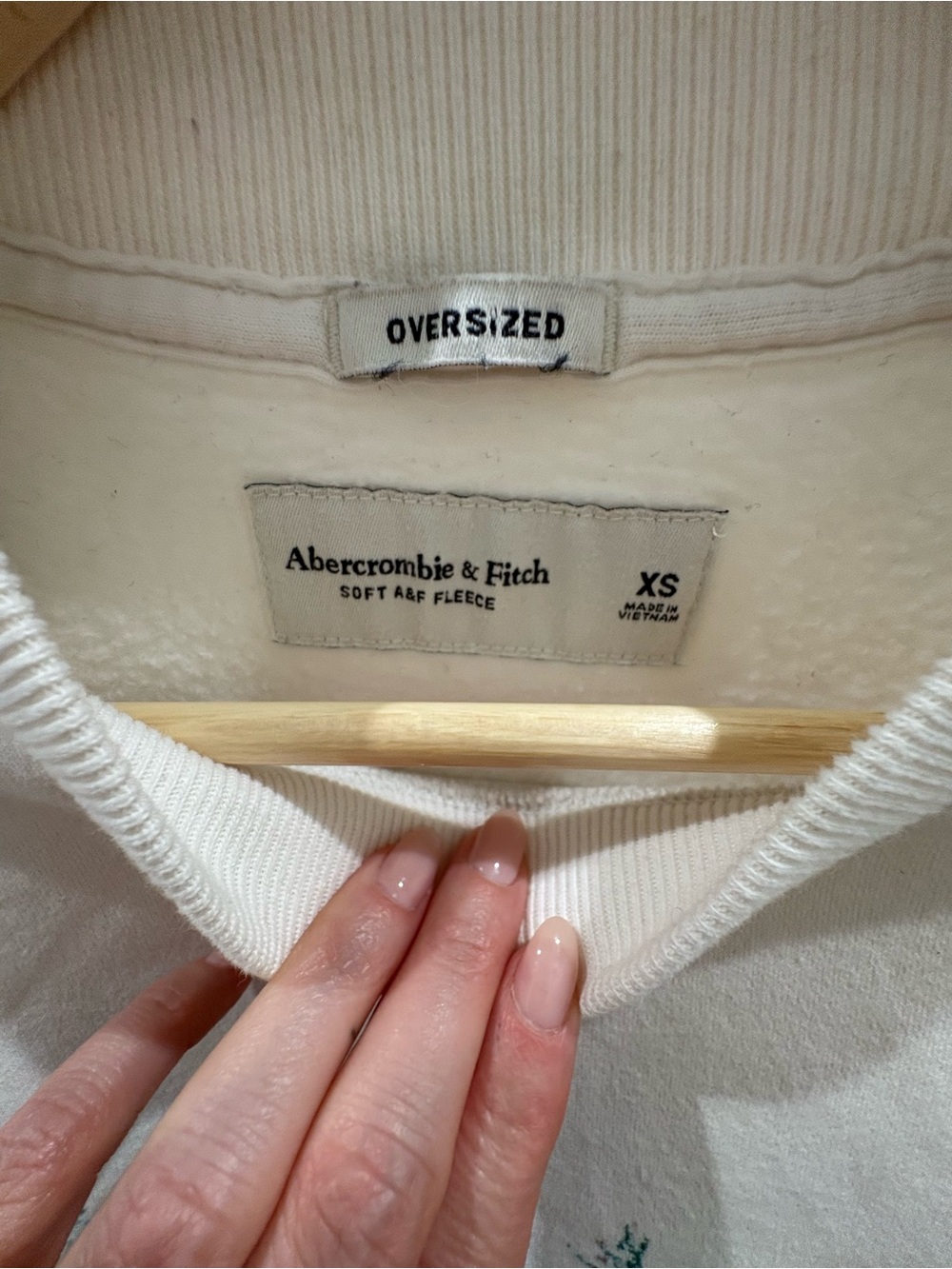 Abercrombie & Fitch Cream Graphic Crewneck with Horse Carriage Print - Picture 5 of 7